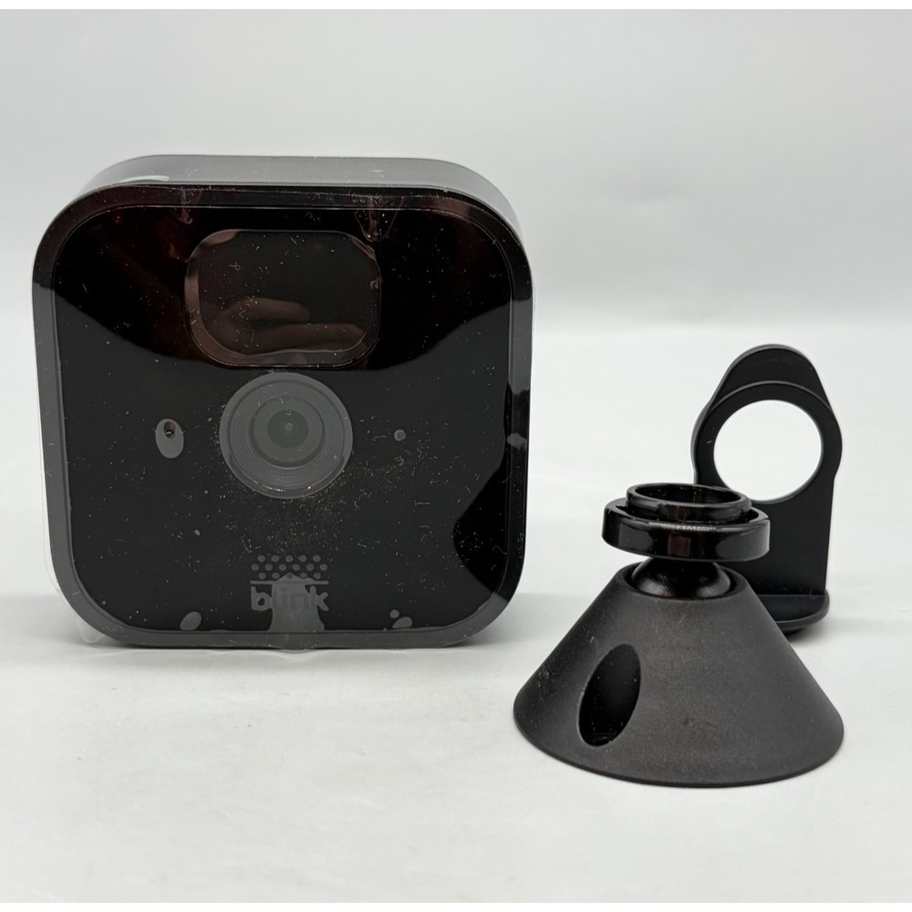 Blink Outdoor (3rd Gen) Battery-Powered Wireless Security Camera (BCM00400U)